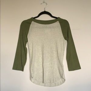 ❌SOLD❌ NWT H&M Green Grey Baseball Tee Size Small